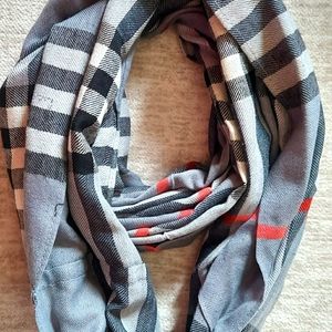 Infinity loop scarf